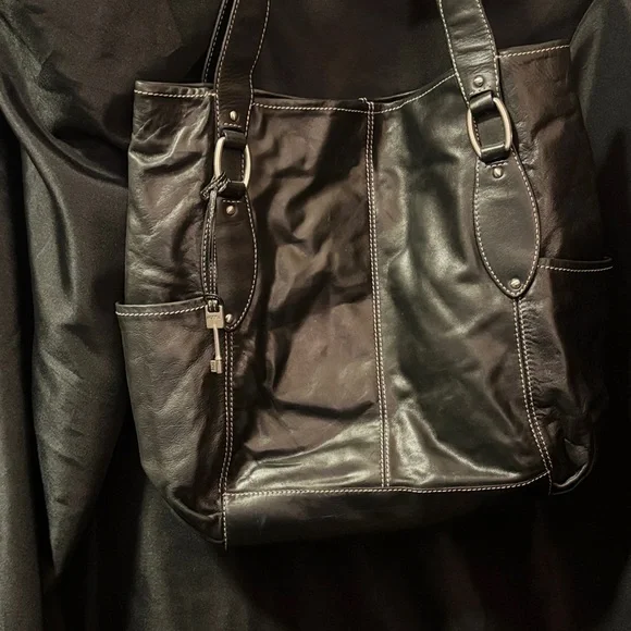 Vintage Fossil Large Black Leather Tote w Key Charm 13.5 x 11 x 6 EUC - Picture 2 of 7